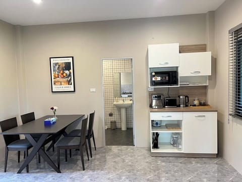 Villa, 2 Bedrooms, Accessible, Smoking | Dining room