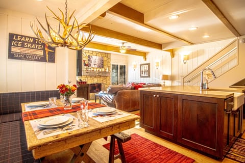 Condo, Multiple Beds, Patio, Mountain View (Villager Mountain Retreat) | Interior