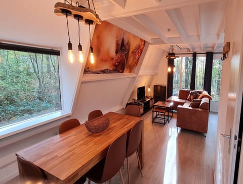 Chalet | Dining