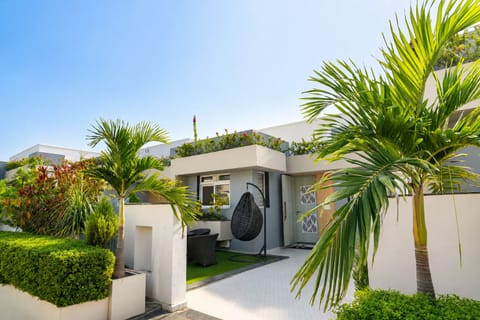2BHK Mountain View Luxury Jacuzzi Villa with Balcony | Desk, laptop workspace, WiFi (free)
