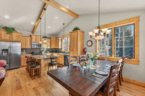 Kitchen & dining- upstairs