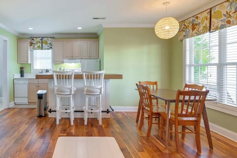 House (5 Bedrooms) | Interior