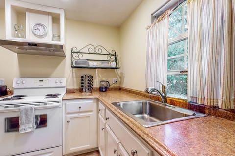 House (1 Bedroom) | Interior