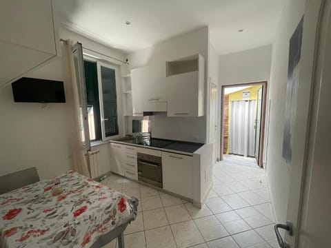 Apartment | Private kitchen | Electric kettle