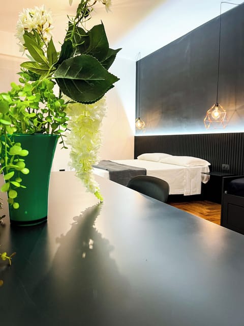 Deluxe Studio, 1 Queen Bed with Sofa bed | Down comforters, individually furnished, laptop workspace