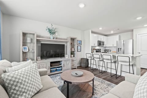 Spacious Open Plan Living!