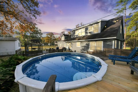 Backyard/Pool