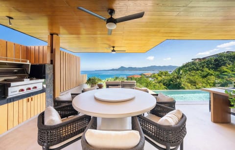 Terrace with spectacular ocean views, a barbecue area, and an outdoor dining space. A perfect spot to relax and enjoy Punta Mita.