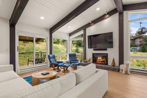 Ski-in/ski-out 3 bedroom condo in Snowmass