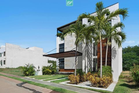 Villa entrance