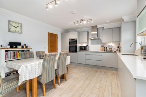 Cottage Mews - 3 Bedroom Cottage - Tenby (26883)