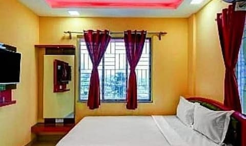 Egyptian cotton sheets, premium bedding, in-room safe, free WiFi