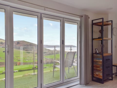 Living area | Sea The Sea - Seasons Apartments, Woolacombe