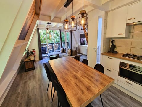 Chalet | Dining