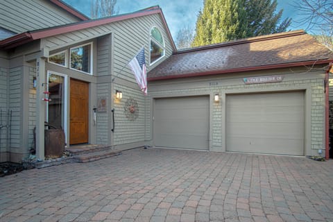 Cozy Ketchum Home-Pet Friendl