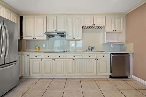 House | 5 bedrooms, Internet