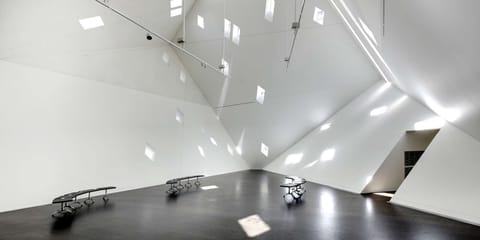 Housed in a beaux arts-style building, the Contemporary Jewish Museum focuses on Jewish culture, history, art and ideas. Don’t miss Wise Sons Deli, a traditional Jewish delicatessen inside the museum.