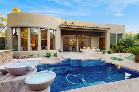 House (4 Bedrooms) | Front of property