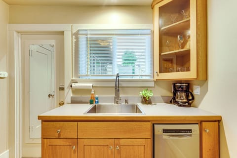 House (1 Bedroom) | Interior