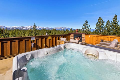 Stunning lake views from the roof top hot tub