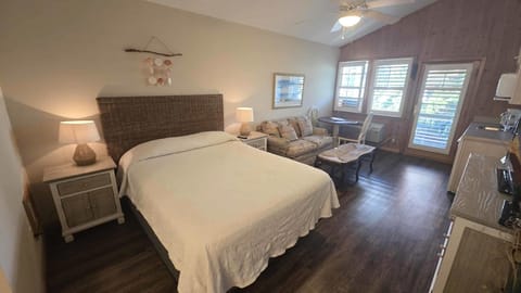 Studio Bedroom 
