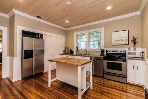 Large spacious eat in kitchen, enjoy making meals and entertaining for your family and friends.  Kitchen has been recently updated with all granite throughout.