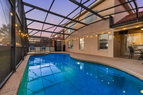Stunning private pool and patio space. 