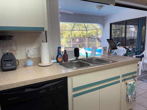 Kitchen: Essentials Provided, Blender, Alexa, iPad -Control Sonos & Pool Lights