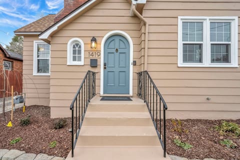 Welcome to Arlington Manor!  Your Reno getaway for work or play. The location is perfect!