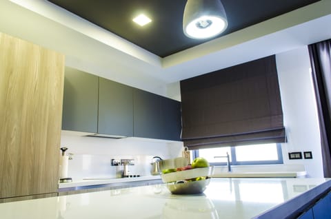 Luxury Penthouse, 4 Bedrooms, Accessible, Private Pool | Private kitchenette | Full-size fridge, microwave, oven, stovetop