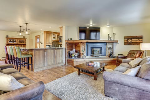 Vail Vacation Rental | 3BR | 2.5BA | 1,800 Sq Ft | Stairs to Enter