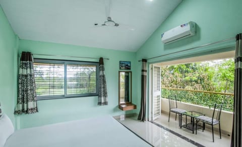 Green Living Villa Upper Floor | Blackout drapes, soundproofing, iron/ironing board, free WiFi