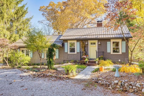 Cuyahoga Falls Vacation Rental | 3BR | 2BA | 1,803 Sq Ft | 3 Steps to Enter