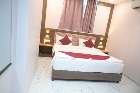 Deluxe Room | Free WiFi, bed sheets