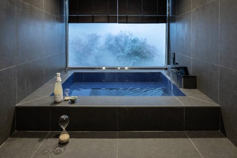 Signature Spa Room | Private spa tub