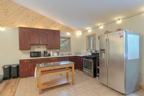 This kitchen is fully outfitted, and it will serve you well when it's time to prepare a feast!