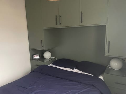 2 bedrooms, iron/ironing board, WiFi (free), bed sheets