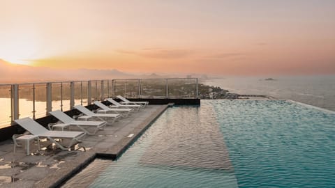 Rooftop pool