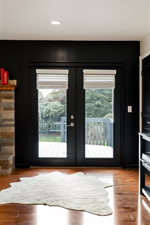 Relax in style within our light-filled living room, a perfect blend of contemporary design and plush seating created for cozy movie nights or morning coffee.