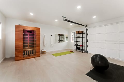 Private 1-Person Infrared Sauna