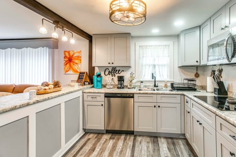 House (2 Bedrooms) | Interior