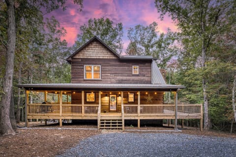 Come check out Cub's Creek Cabin!