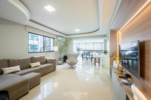 Basic Apartment | Living area