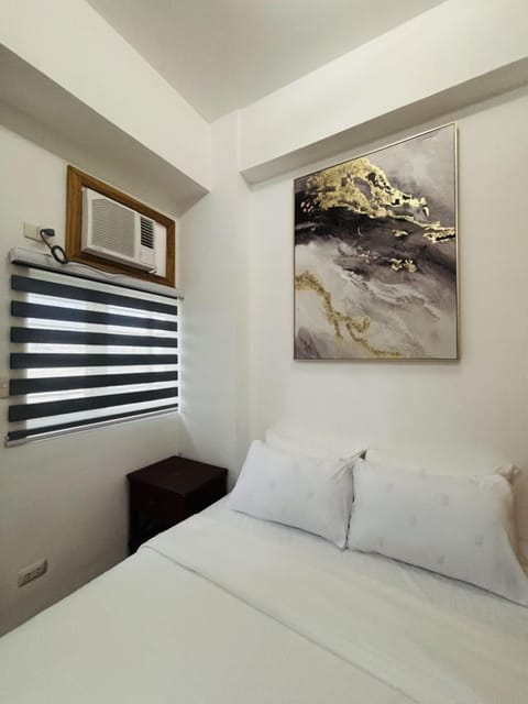 Living/Sleeping Area
