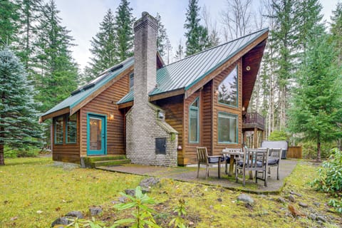 Enumclaw Vacation Rental | 3BR | 3BA | 2,600 Sq Ft | 3 Steps Required