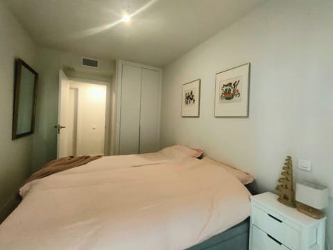 2 bedrooms, iron/ironing board, WiFi (free), bed sheets