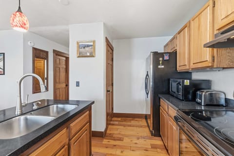 Fully equipped kitchen