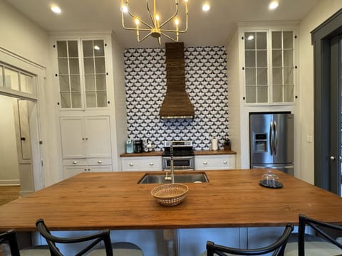 Refrigerator makes regular ice and clear craft ice