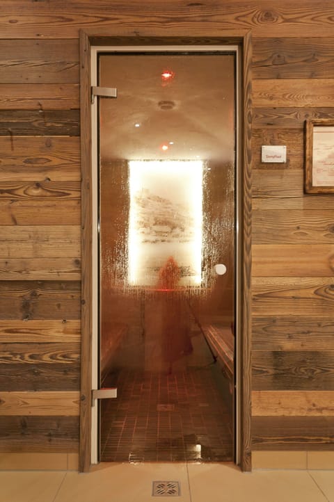 Steam room 