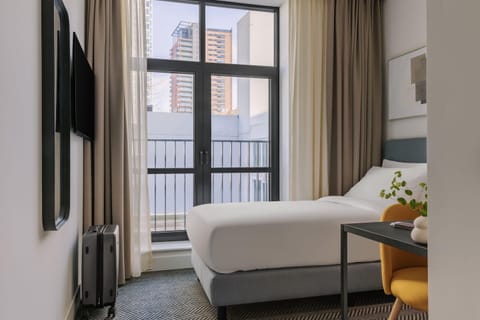 Comfort Single Room | In-room safe, blackout drapes, free WiFi